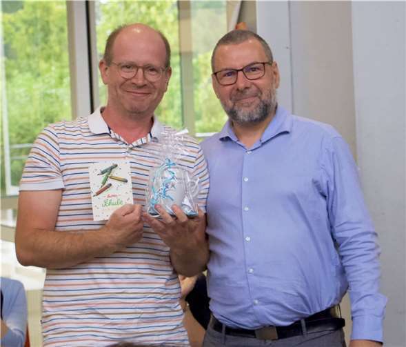 Oberstudienrat Gereon Schlupkothen (li.) wechselt zum Gymnasium Mühlheim-Kärlich.