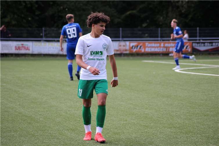 Oberwinters Yassin Boutziri sah wegen Schiedsrichterbeleidigung die Rote Karte. Foto: LS