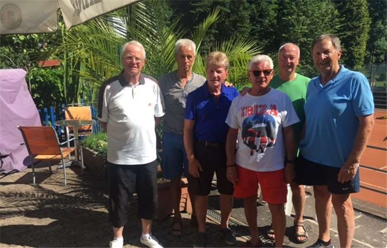 Obgleich gegen Andernach nahezu chancenlos, können die Lahnsteiner Herren 70 die Klasse halten (v. l.): Ulrich Felgner, Hartmut Kilb, Thorolf Schmidt, Rainer Schumacher, Helmut Lehmler und Dieter Funke.  privat