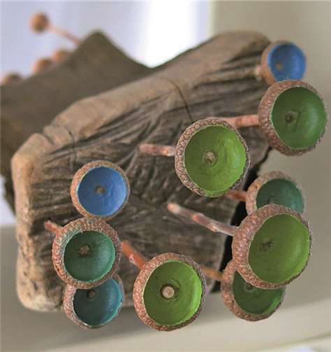 Objekte aus Naturmaterialien von Betty Kahmann.