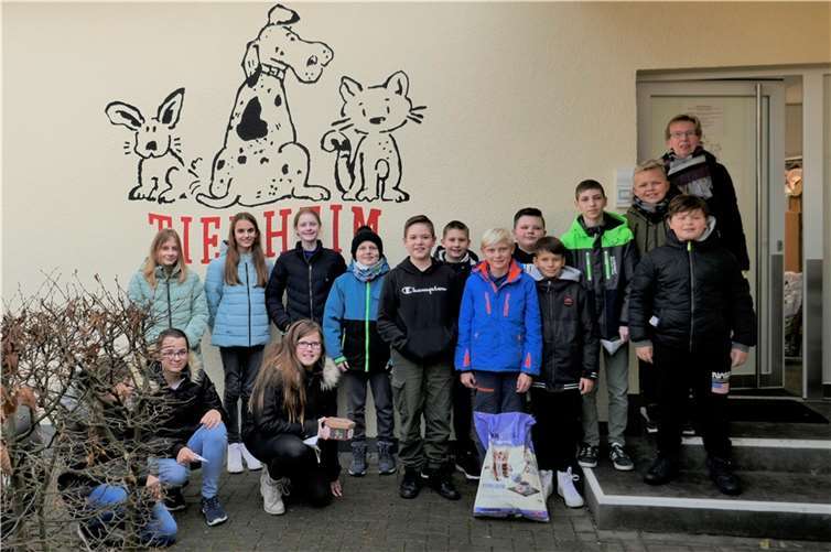 Obwohl am nächsten Tag noch eine Klassenarbeit anstand, hatte sich beinahe die gesamte Klasse auf den Weg nach Andernach gemacht. Foto: privat