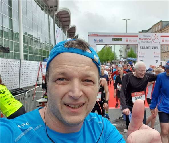 Obwohl die Witterung nicht mitspielte, war die Stimmung auf und an der Strecke ausgezeichnet, was sicher zum guten Ergebnis für Ralf Bauer beitrug. Foto: privat