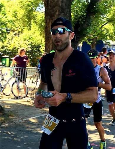 Obwohl sich ungefähr nach der Hälfte der Laufstrecke die Anstrengung auf dem Rad bemerkbar machte, schaffte Oliver Bungert am Ende eine Zeit von deutlich unter vier Stunden für die Marathondistanz. privat