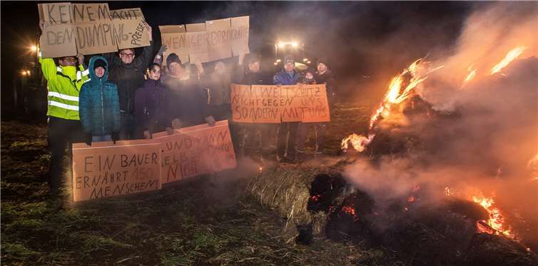 Ochtendunger Landwirte machten bei der Mahnfeueraktion mit. Foto: privat