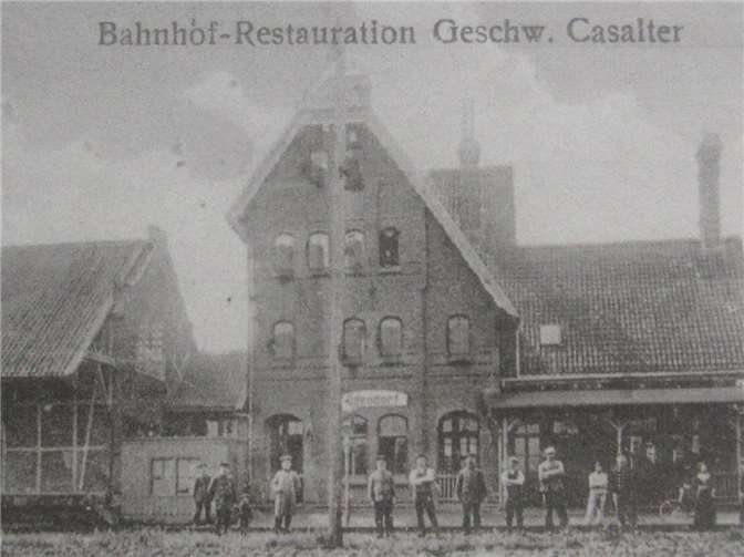 Odendorfer Bahnhofsgebäude mit Gaststätte auf einer Postkarte um 1919. Quelle: Sammlung Matanovic, Archiv der Gemeinde Swisttal