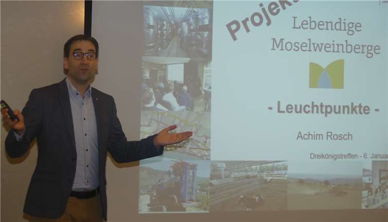 Önologe Achim Rosch vom DienstleistungszentrumLändlicher Raum (DLR-Mosel) referierte u.a. über dasThema „Leuchtpunkte der Mosel – Projekt Lebendige Weinberge“.
