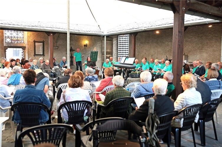 Offenes Singen mit dem Männergesangverein Adenauer Land,eine schöne Tradition zum Abschluss des Adenauer Heimatfestes