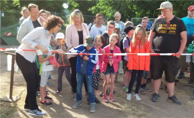 Offizielle Eröffnung der Kinderspielstadt durch den ersten angemeldeten Schängelheimer Bürger. Fotos: HH