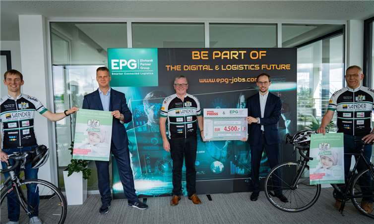 Offizielle Vorstellung der Aktion in Verbindung mit der Spendenübergabe durch Herrn Sebastian Preiss (rechts/Möbel Preiss, Kastellaun) und Herrn Marco Ehrhardt (links/Ehrhard Partner Group, Boppard-Buchholz).Foto: Vor-Tour der Hoffnung