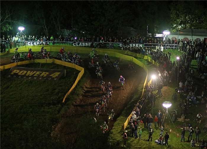 Ohlenberger Motocross Piloten starten beim 100. Flutlicht – Cross des MSC Kleinhau.privat