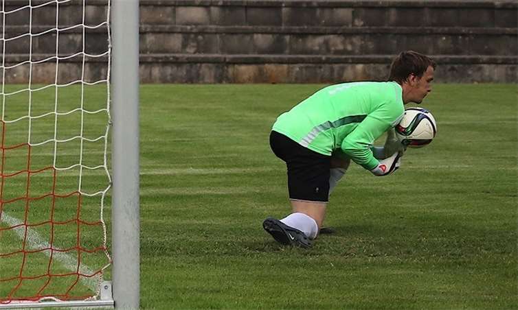 Ohne Gegentor blieb auch beim zweiten Pflichtspiel in dieser Saison Eisbachtals Keeper Johann Heinz. Foto: TH