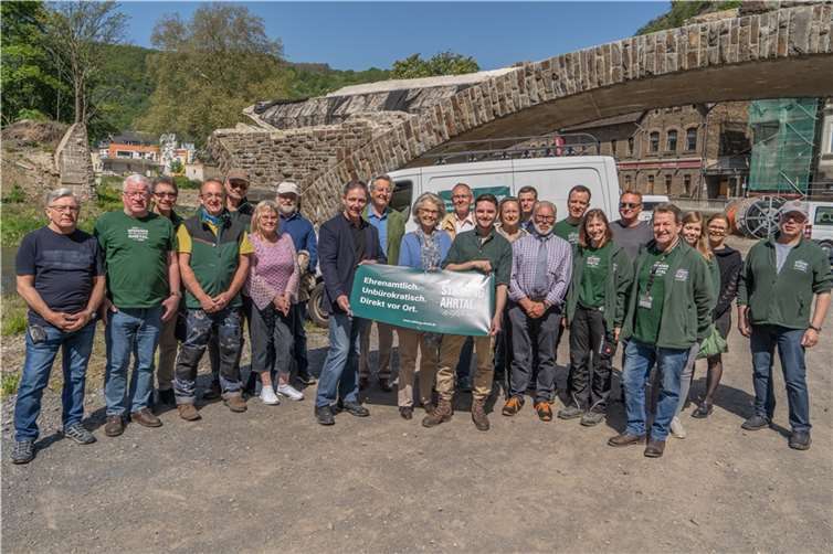 Ohne die Unterstützung der vielen Helferinnen und Helfer kurz nach der Katastrophe und auch jetzt Jahre später noch wäre vieles nicht möglich gewesen. Foto: Nick Falkner/Stiftung Ahrtal