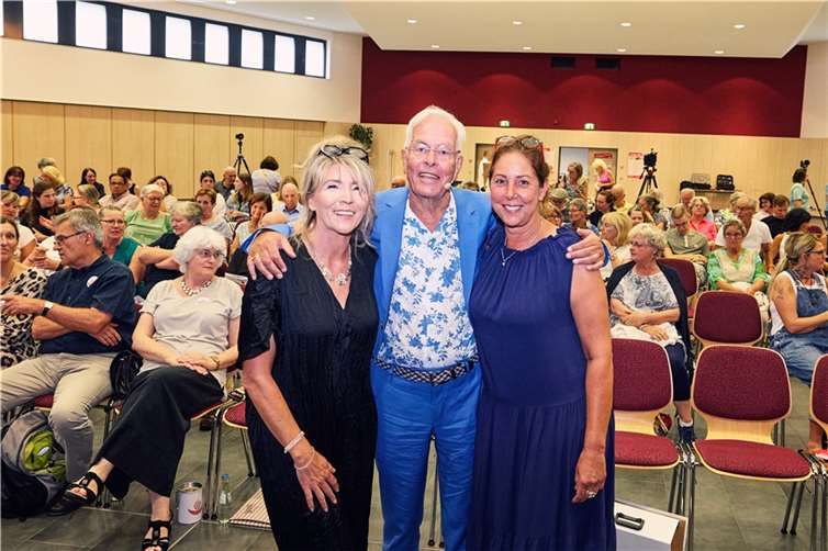 Olaf Nitz Dr Mathias Jung mit Heike Schönborn u Afra Schmidt von FAKT e.V.  Foto: FAKT e.V.