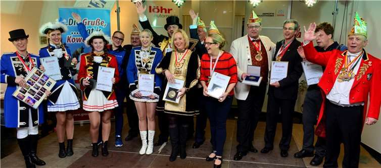 „Olau“ auf die von Claudia Probst (li.) und Dirk Crecelius (re.) Geehrten und Ausgezeichneten. HEP