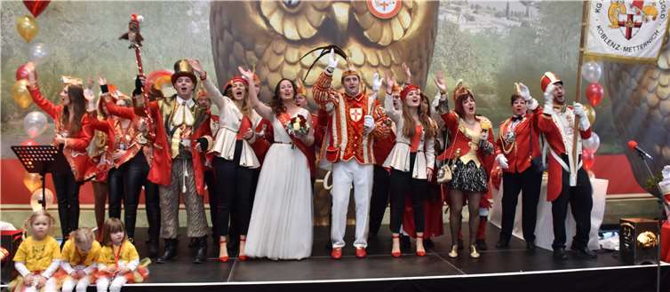 Olau riefen Tollitätenpaar und Gefolge beim Prinzenempfang. Fotos: HEP