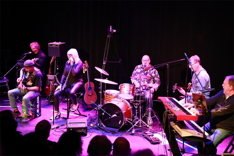 „OldStars“ rocken das JuSch in Neuwied