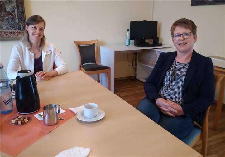 Olga Ganis und Tanja Machalet im Gespräch. Foto: SPD OV Höhr-Grenzhausen