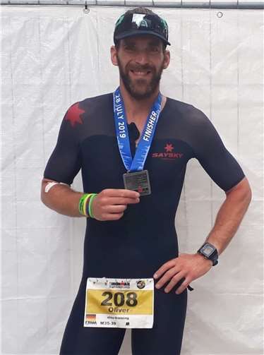 Oli Bungert erreichte mit einer tollen Endzeit von 10:15h die „Finish-Line“. Foto: privat