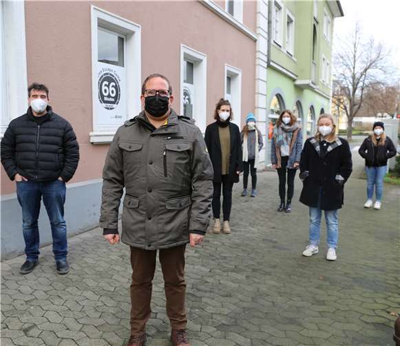 Oliver Grabus, Holger Wolf und das Team von 66 Minuten.Foto: Privat