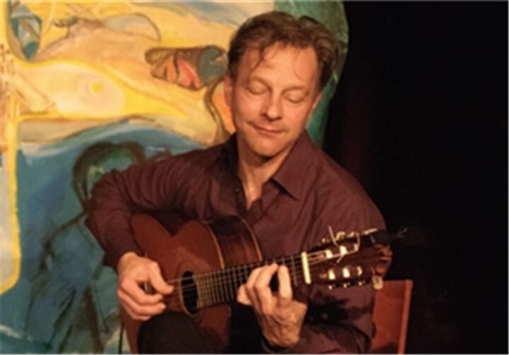 Oliver Jaeger beherrscht verschiedene Gitarrenstile von Klassik bis Flamenco perfekt. privat