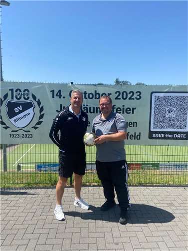 Oliver Kleinmann und Thomas Fogel (Jugendleiter).  Foto: SV Ellingen