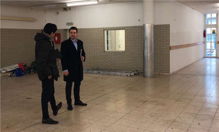 Oliver Krügel bei der Besichtigung des Objekts. Foto: CDU Bad Ems