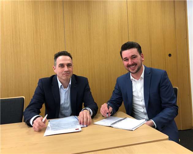 Oliver Krügel im Gespräch mit Herrn Adamczyk von der Kassenärztlichen Vereinigung. Foto: CDU OV Bad Ems