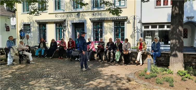 Oliver Schmitz brachte den Teilnehmer*innen die über 2.000-jährige Geschichte von Remagen näher.  Foto: privat