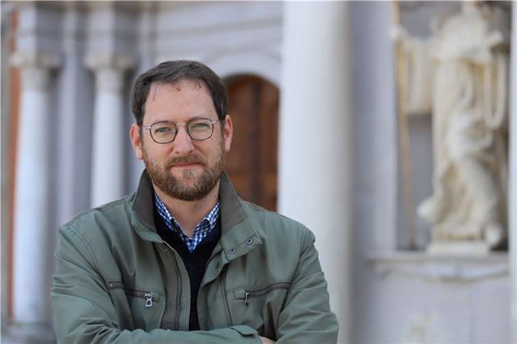 Oliver Seis. Fotos: Bistum Trier/Simone Bastreri