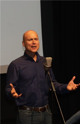 Oliver Steller rezitierte Gedichte und amüsierte mit Liedern und Reimen.