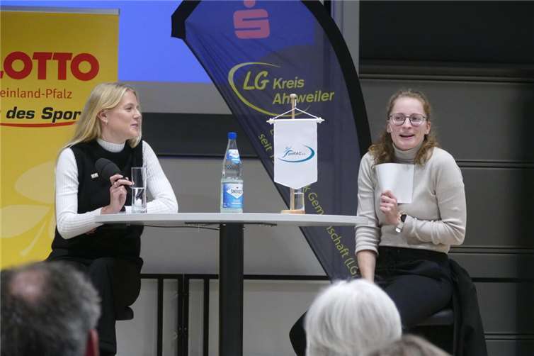 Olympionikin Majtie Kolberg (l.) plaudert über ihr Leben.  Foto: AB