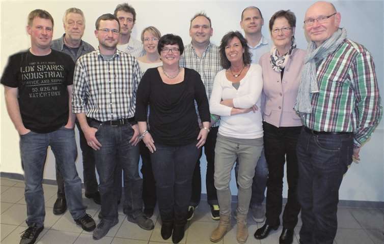 Optimistisch sehen die Kandidaten der Freien Wählergruppe Melsbacher Bürger der Kommunalwahl im Mai entgegen. Alle Altersgruppen sind vertreten.privat