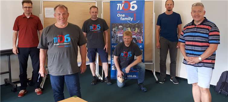 Optimistisch und voller Tatendrang blickt die neue Abteilungsleitung der Abt. Ski & Snowboard des TV06 Bad Neuenahr in die kommende Skisaison 2020/21. v.l.n.r: P. Weiland, W. Böhlefeld Abteilungsleiter, W. Löwen, M. Weinitschke, T. Bitzen, ehemaliger Skischulleiter und H. Schwierz. Foto: privat