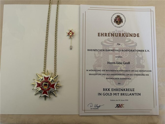 Orden, Anstecknadel und Ehrenurkunde vom RKK.