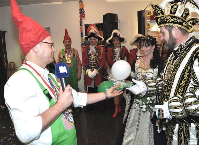 Orden und Geschenke wechselten die Besitzer.