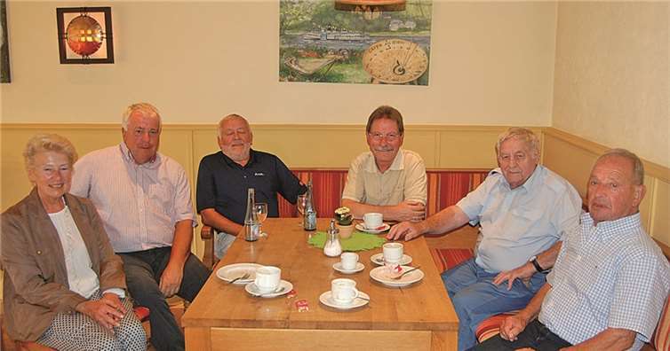 Organisatoren der „Breisiger Verzällche“. V.links: Inge Schmitz, Guido Ernst, Egon Lammerich, Robert Hoss, Waldi Fabritius, Franz Köhler.FA