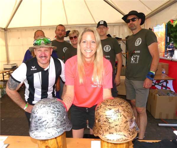 Teilnehmerrekord bei der 10. Mosel Firefighter Challenge Organisatorin Daniela Follmann und ihr Team freuten sich bei der 10. Mosel Firefighter Combat Challenge über einen neuen Teilnehmerrekord. Fotos: TE