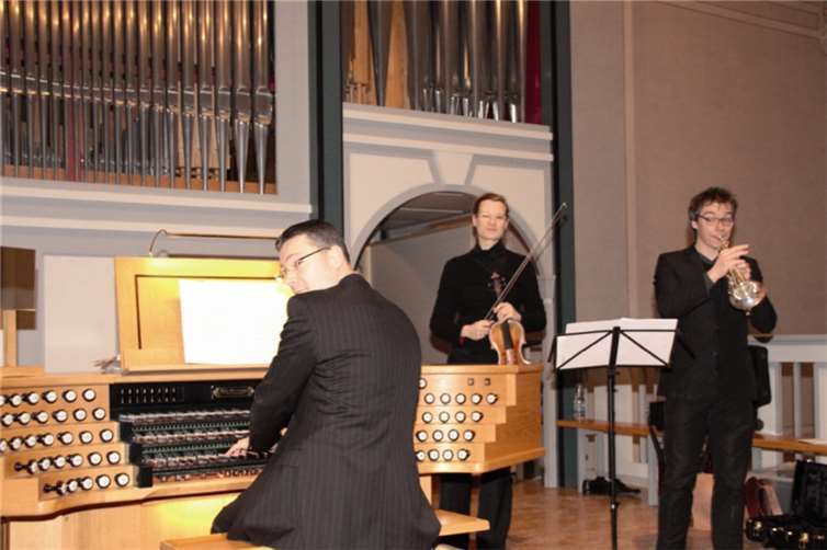 Orgel und Chorleitung Johann Schmelzer, Violine Veronika HintermaierTrompete Andreas Stickel.