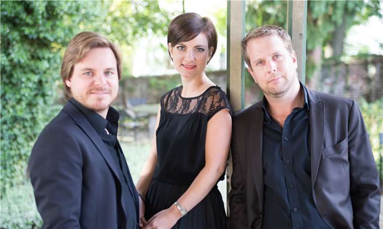 Originell und traditionsbewusst interpretiert das Trio Melodien aus der Jazzgeschichte. Thomas Biesenbach