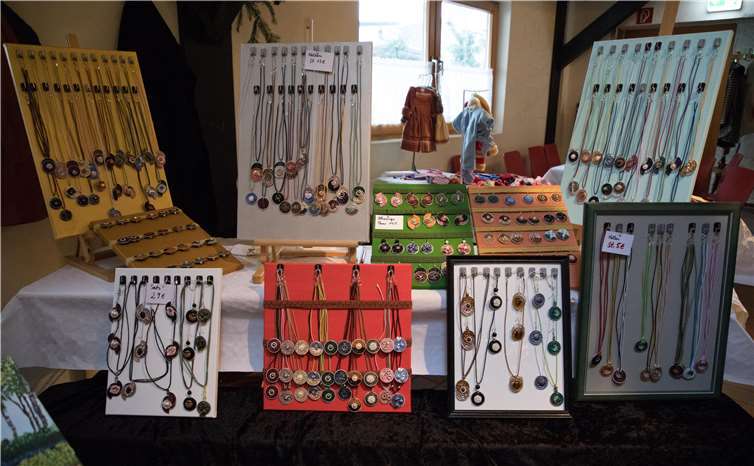 Origineller Schmuck aus Espressokapseln war nur eines der vielen außergewöhnlichen Angebote.