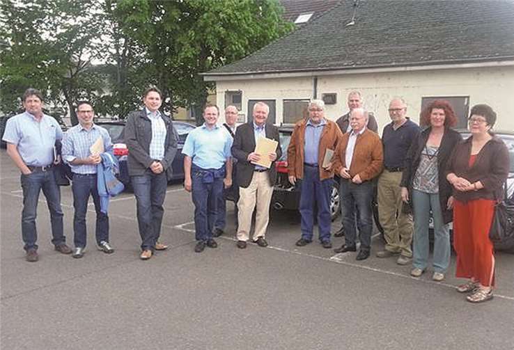 Ortsbeirat, Bürgermeister und Verwaltung sind sich einig: Die öffentliche Toilette soll abgerissen werden. Somit werde eine erste Voraussetzung für eine spätere Umgestaltung des Kirchvorplatzes und des Parkplatzes geschaffen. privat