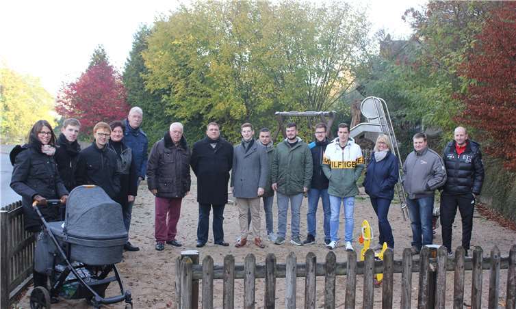 Ortsbesichtigung am alten Spielplatz „Am Sauerbrunnen“.privat