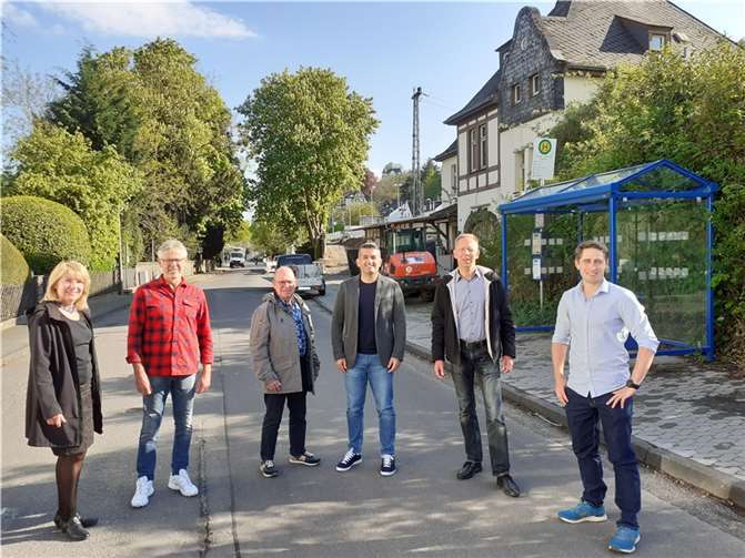 Ortsbesichtigung der CDU Oberwinter am Bahnhof: von links nach rechts: Rita Höppner, Jürgen Walbröl, Werner Jung, Faramarz Panjshiri, Andreas Köpping, Niclas Schell.  Foto: privat