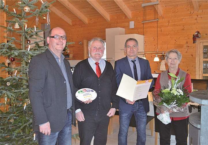 Ortsbürgermeister Andreas Doll, Herrn Schumacher, Beigeordneter der Verbandsgemeinde Erich Schlich, Frau SchumacherPrivat