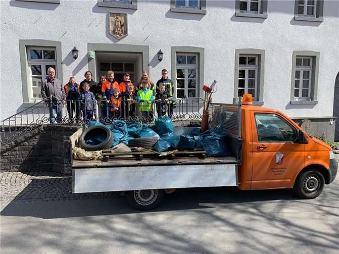 Ortsbürgermeister Axel Spiekermann freute insbersondere das Engagement der Jugendlichen. Foto: privat