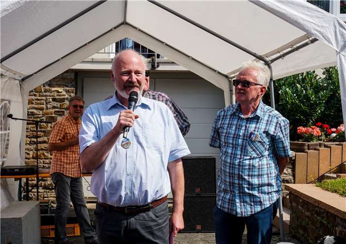 Ortsbürgermeister Dr. Manfred Bier ließ dieGäste an Wissenswertem über die Kirmes allgemein teilhaben.