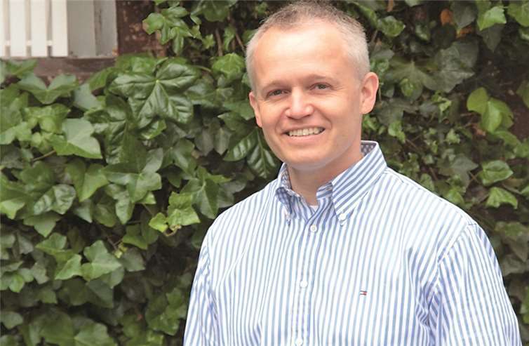 Ortsbürgermeister Jochen Währ sieht sein Ehrenamt als Herausforderung. AND