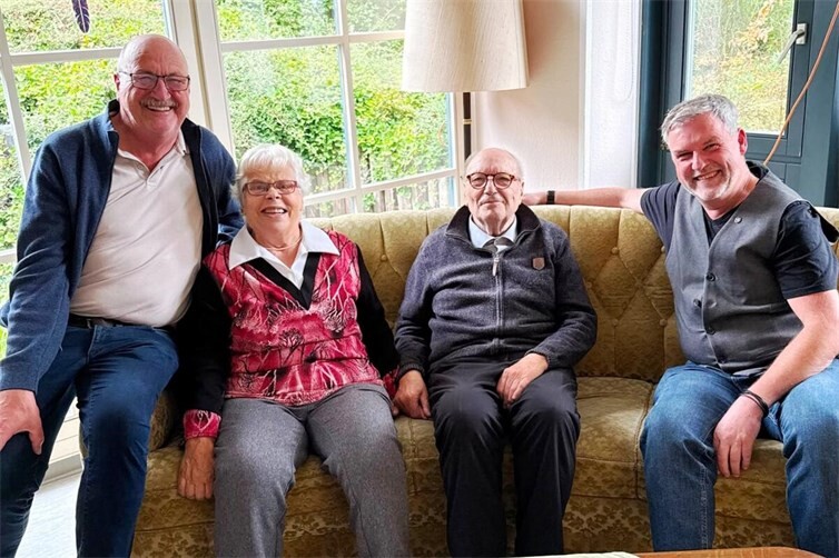 Ortsbürgermeister Jürgen Schwarzmann, Elisabeth Kaltz, Hans-Werner Kaltz, Beigeordneter der VG Altenahr Rainer Metzen