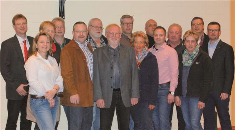 Ortsbürgermeister-Kandidat Jürgen Trenck (Mitte) mit den Kandidaten der SPD für die Gemeinderatswahl in Puderbach. Eva Klein