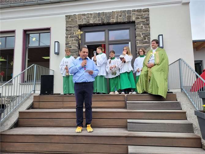 Einweihung des Kita-Anbaus: Mehr Raum für 70 Kinder in Stahlhofen Ortsbürgermeister Patrick George dankte allen Beteiligten. Er ist sichtlich erleichtert, dass die Baumaßnahme so reibungslos verlief.